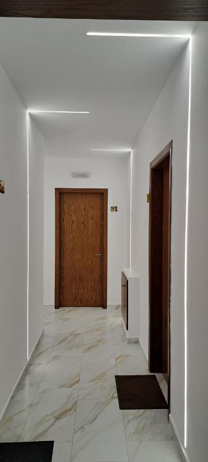 Vladimir Estate Hotel Гірокастра Екстер'єр фото